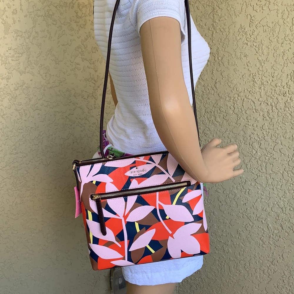 KATE SPADE TOP ZIP CROSSBODY Jackson Tropical toss - Picture 1 of 16